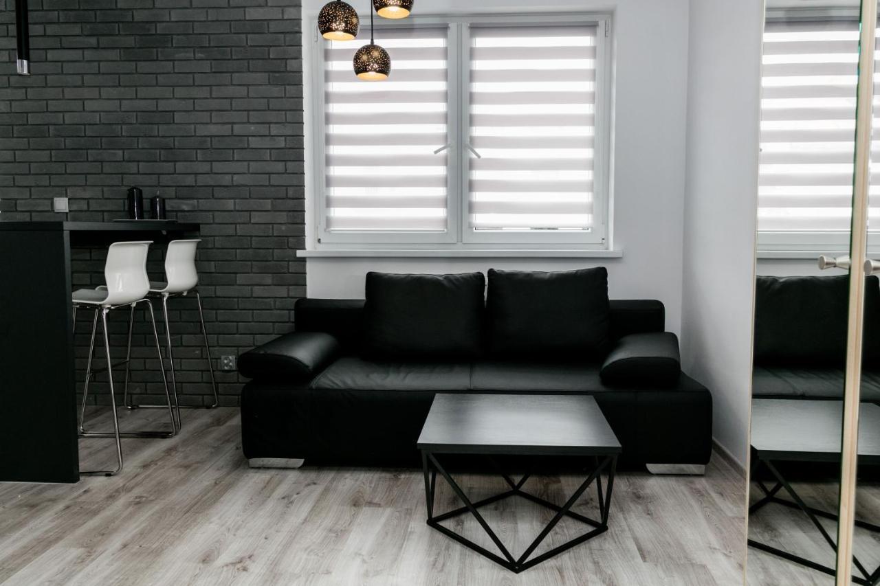 Apartament Z Lozem Malzenskim - Bezplatny Parking Posen Exterior foto
